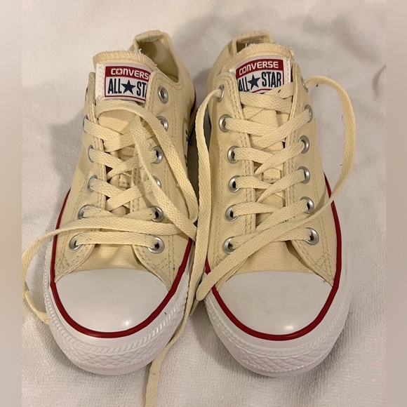 Chuck Taylor All Star Canvas Low Top - Picture 2 of 7